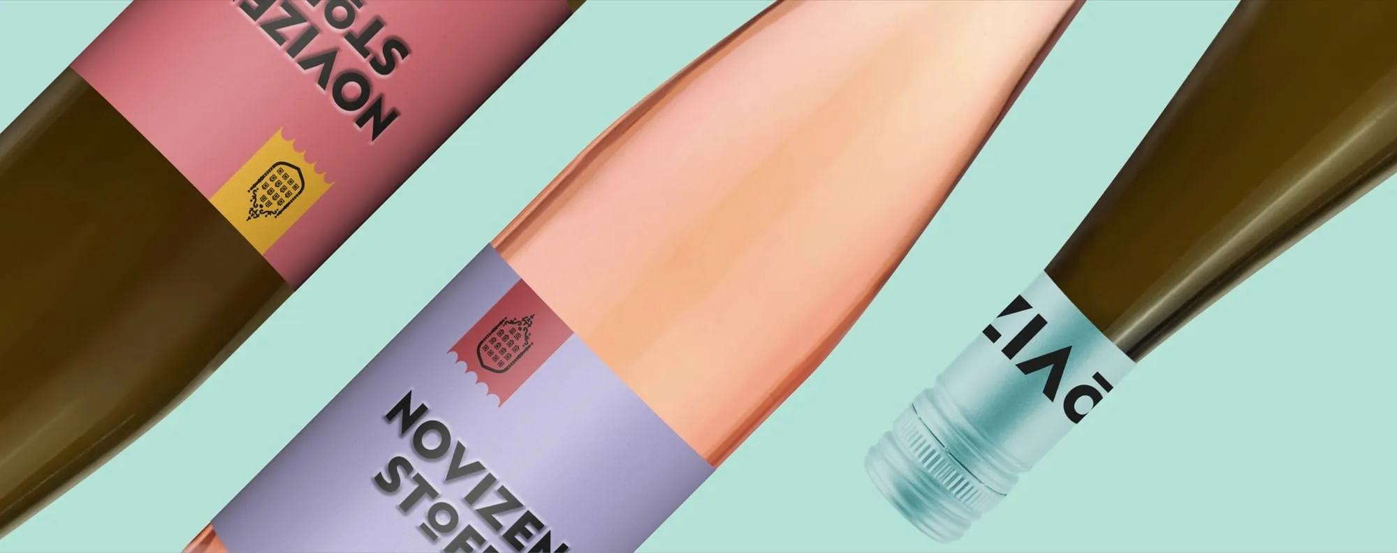 Drei Novizenstoff-Flaschen – Red Blend, Rosé und White Blend